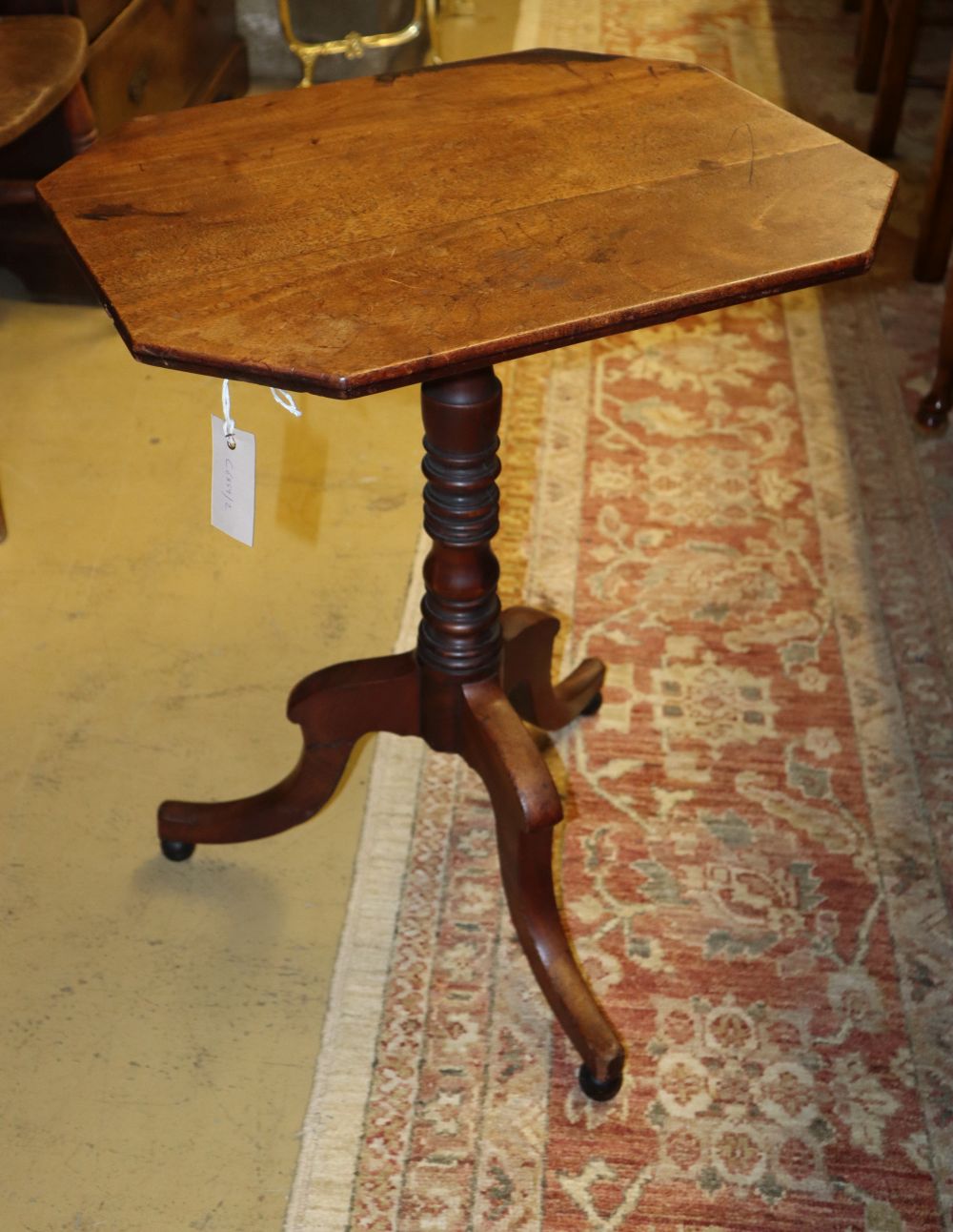 A Regency mahogany octagonal wine table, W.50cm, D.42cm, H.66cm